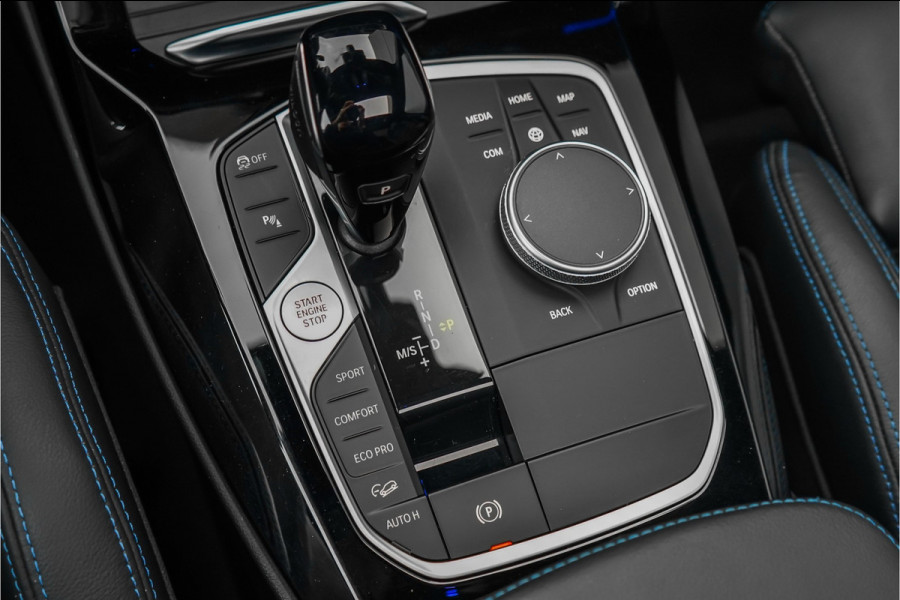 BMW X3 xDrive20i Business Edition+ M-Sport M-Stoelen Pano Laser 21"