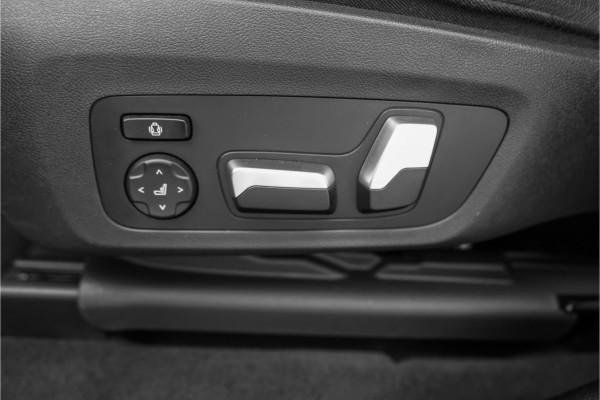 BMW X3 xDrive20i Business Edition+ M-Sport M-Stoelen Pano Laser 21"