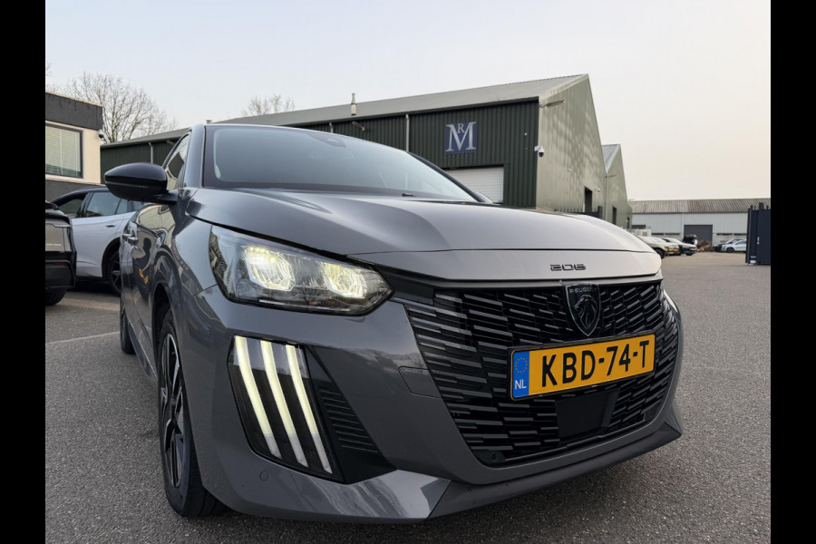Peugeot 208 Hybrid e-DCS6 Allure RIJKLAARPRIJS | FABRIEKSGARANTIE t/m 03-2027 | TOPSTAAT! | KEYLESS ENTRY | APPLE CARPLAY-ANDROID AUTO| PARKEERSENSOREN VOOR EN ACHTER |