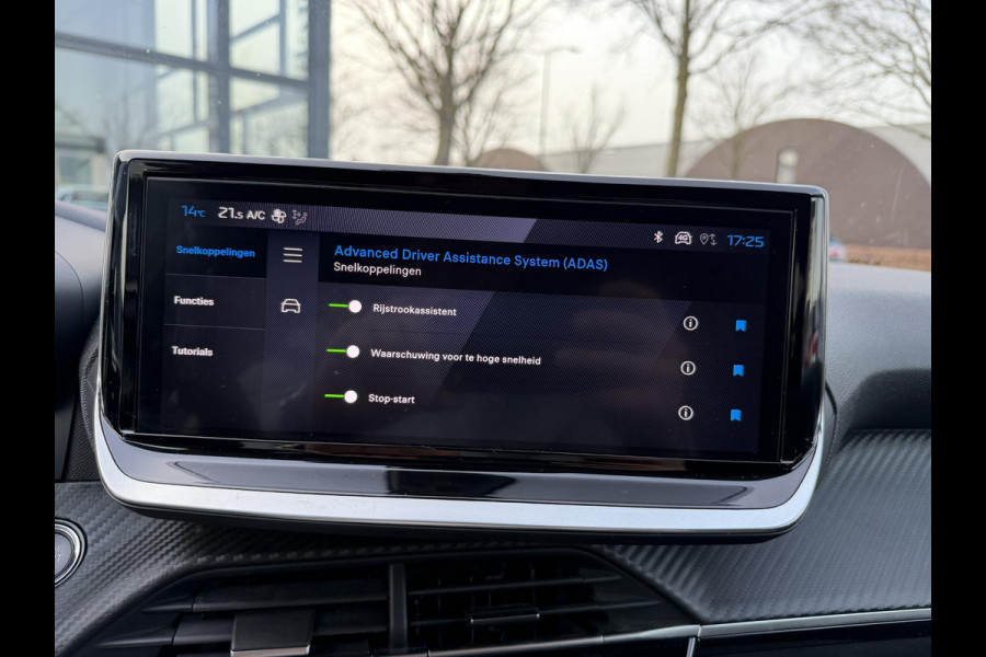 Peugeot 208 Hybrid e-DCS6 Allure RIJKLAARPRIJS | FABRIEKSGARANTIE t/m 03-2027 | TOPSTAAT! | KEYLESS ENTRY | APPLE CARPLAY-ANDROID AUTO| PARKEERSENSOREN VOOR EN ACHTER |