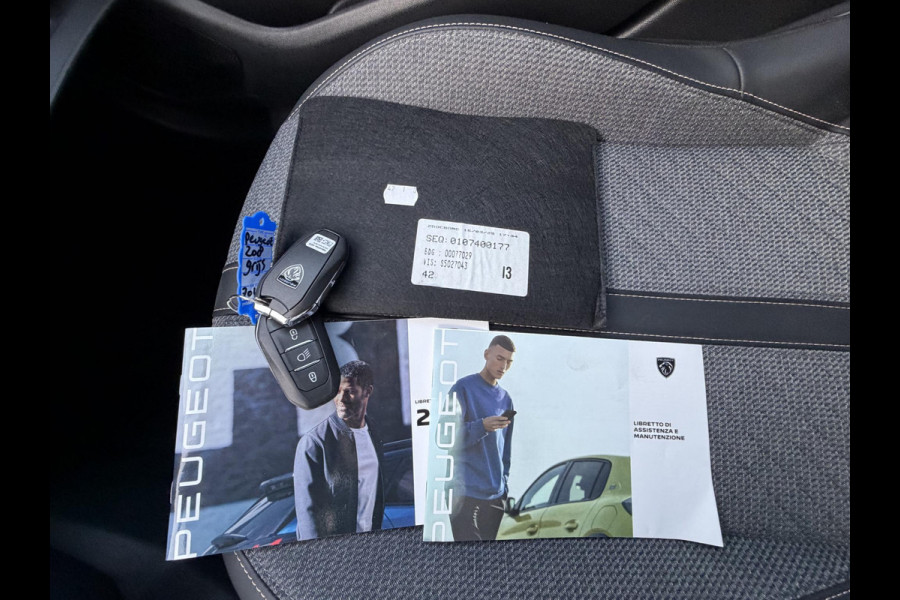Peugeot 208 Hybrid e-DCS6 Allure RIJKLAARPRIJS | FABRIEKSGARANTIE t/m 03-2027 | TOPSTAAT! | KEYLESS ENTRY | APPLE CARPLAY-ANDROID AUTO| PARKEERSENSOREN VOOR EN ACHTER |