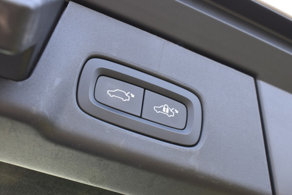 Volvo V90 Cross Country T5 AWD 250PK Automaat Pro | Carplay | Panodak | BLIS | 360 Camera | ACC | Keyless | 20'' |