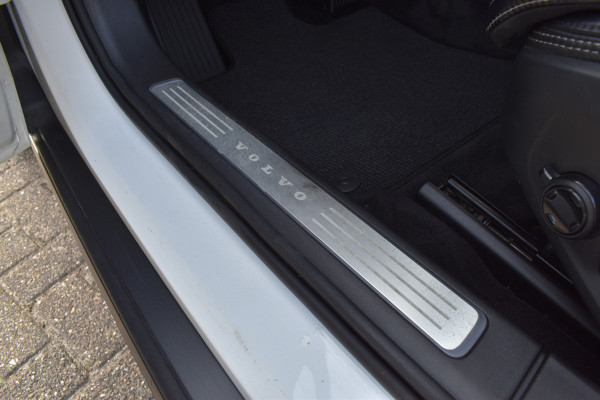 Volvo V90 Cross Country T5 AWD 250PK Automaat Pro | Carplay | Panodak | BLIS | 360 Camera | ACC | Keyless | 20'' |