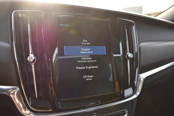 Volvo V90 Cross Country T5 AWD 250PK Automaat Pro | Carplay | Panodak | BLIS | 360 Camera | ACC | Keyless | 20'' |