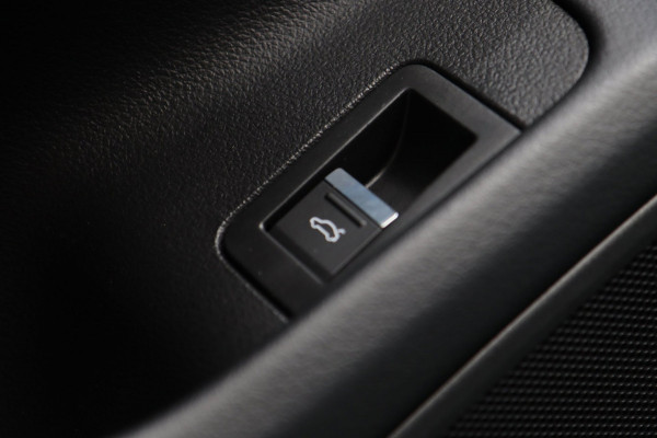 Audi A6 Avant 45 TFSI / MEMORY / ACC / KEYLESS / CAMERA / CARPLAY / DODEHOEK / 20'