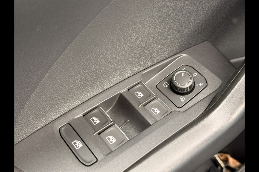 Volkswagen T-Cross 1.0 TSI Style LED 17'' Stoelverw CarPlay