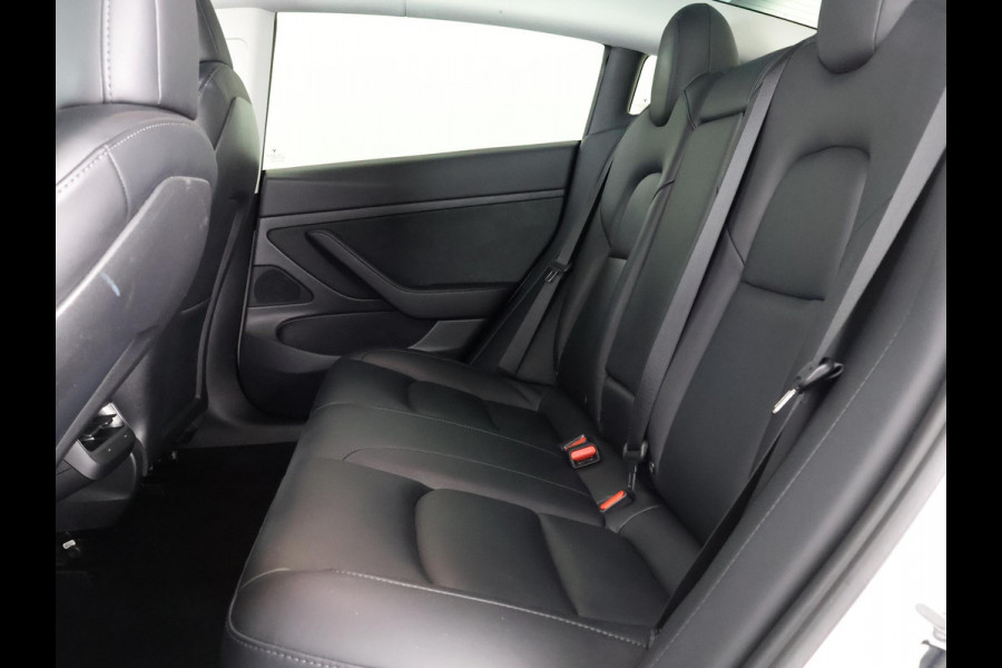 Tesla Model 3 Standard RWD Plus 60 kWh | Navigatie | Panoramadak | Leder |