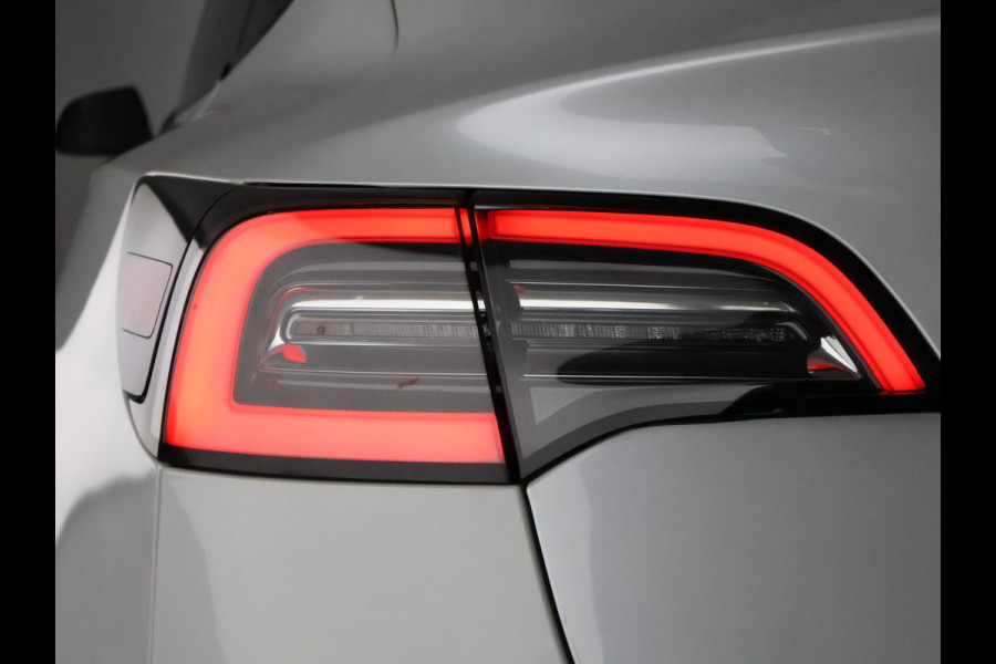 Tesla Model 3 Standard RWD Plus 60 kWh | Navigatie | Panoramadak | Leder |