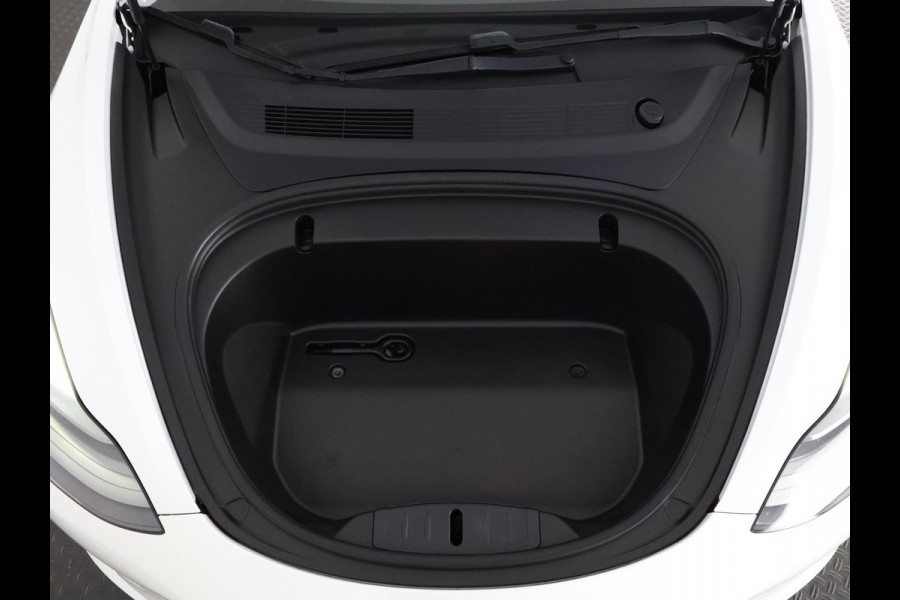 Tesla Model 3 Sport RWD Plus 60 kWh 238 PK! | SOH 88% | Navigatie | Panoramadak | Camera |