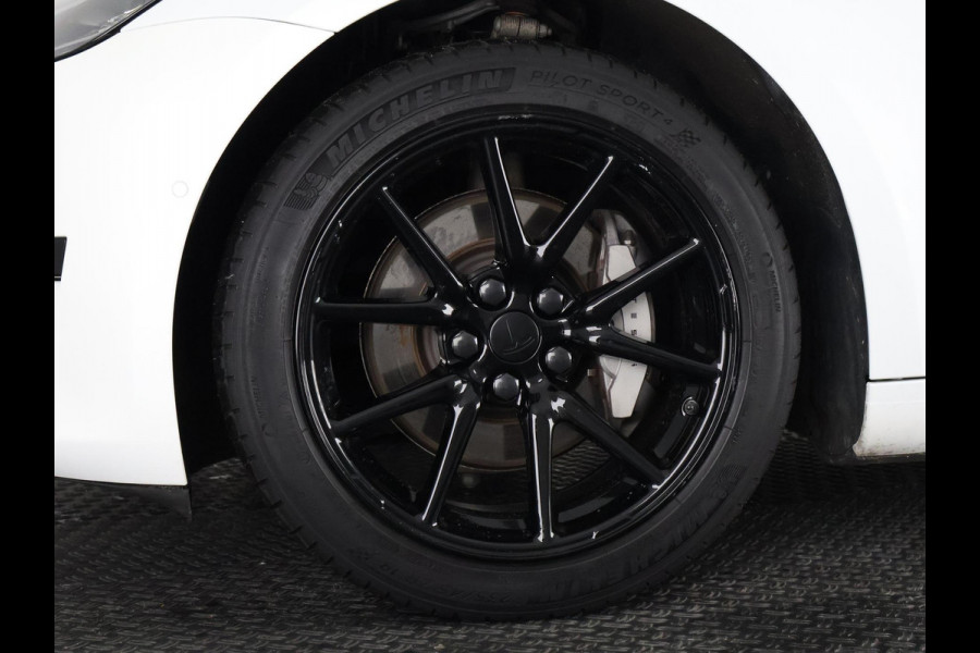 Tesla Model 3 Sport RWD Plus 60 kWh 238 PK! | SOH 88% | Navigatie | Panoramadak | Camera |