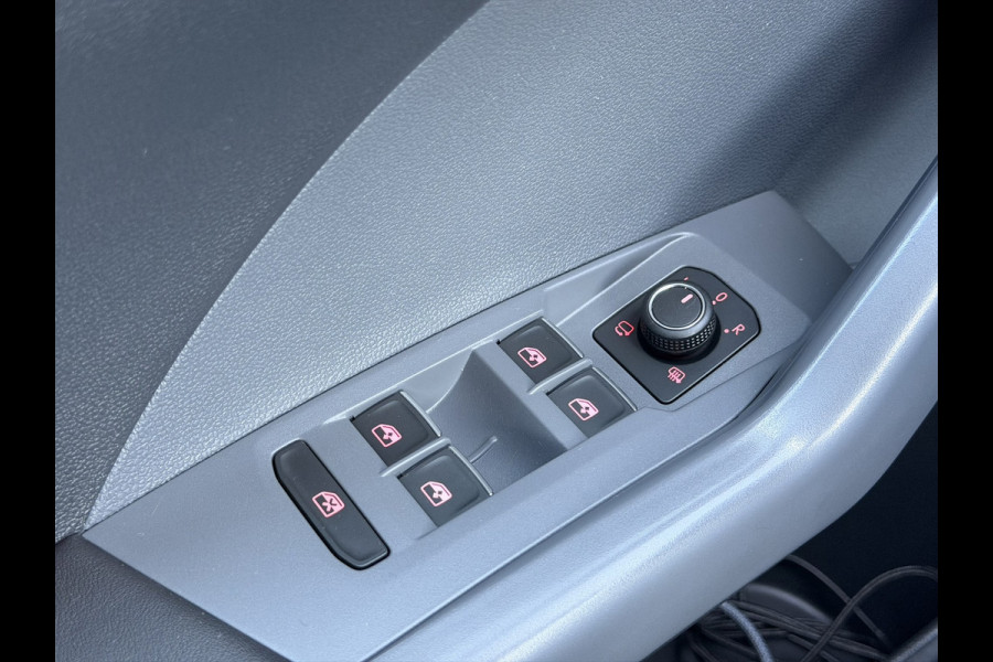 Volkswagen T-Cross 1.0 TSI Style LED 17'' Stoelverw CarPlay