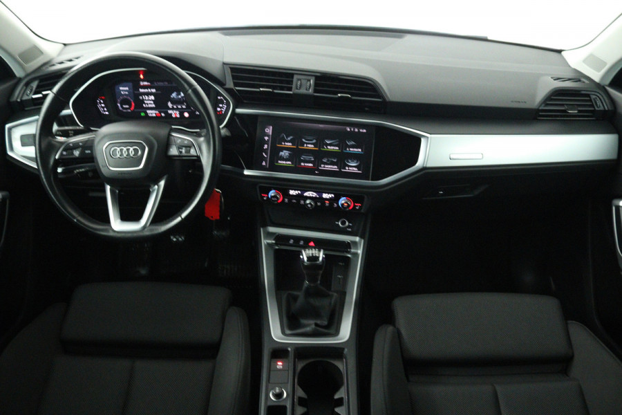 Audi Q3 35 TFSI Pro Line (STOELVERWARMING, CRUISE CONTROL, NAVIGATIE, LANE-ASSIST, PARKEERSENSOREN)
