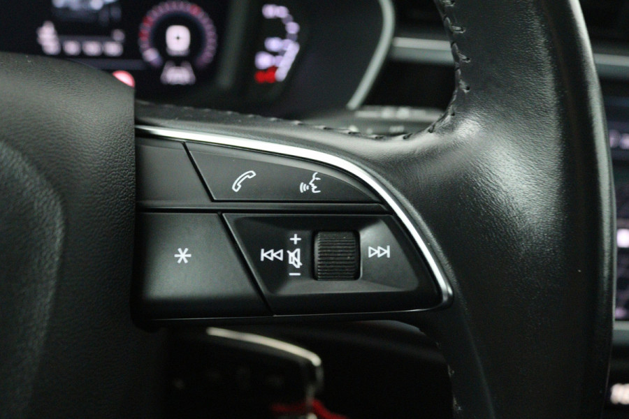 Audi Q3 35 TFSI Pro Line (STOELVERWARMING, CRUISE CONTROL, NAVIGATIE, LANE-ASSIST, PARKEERSENSOREN)