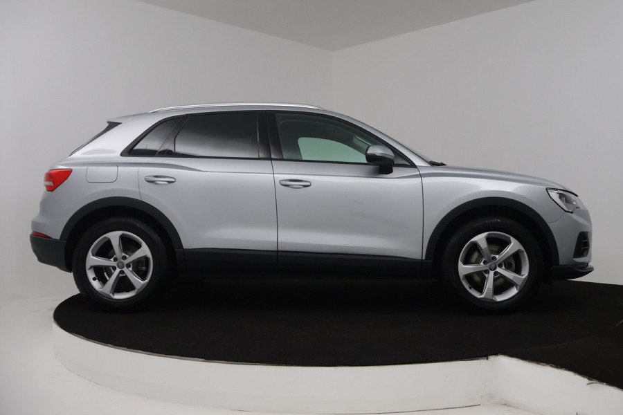 Audi Q3 35 TFSI Pro Line (STOELVERWARMING, CRUISE CONTROL, NAVIGATIE, LANE-ASSIST, PARKEERSENSOREN)
