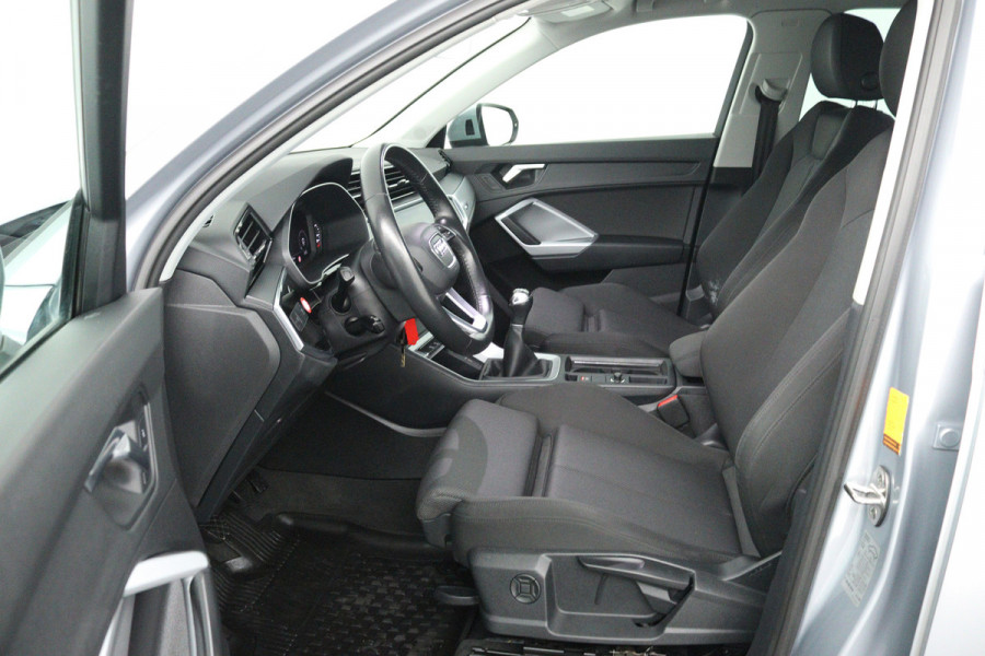 Audi Q3 35 TFSI Pro Line (STOELVERWARMING, CRUISE CONTROL, NAVIGATIE, LANE-ASSIST, PARKEERSENSOREN)