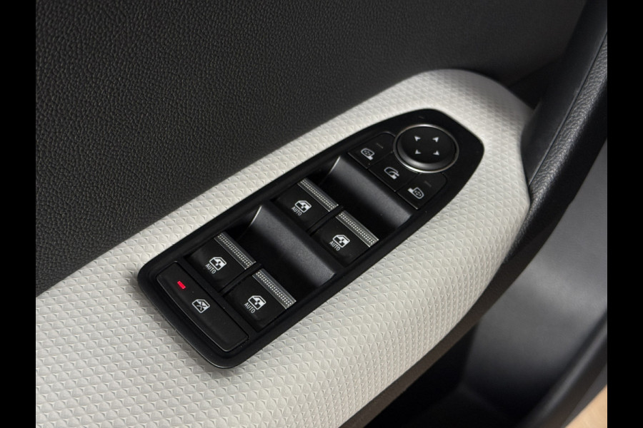 Renault Captur 1.3 TCe 155 Edition One | Groot Navi | ACC | Bose | 18" | Dodehoek | 360 | Stoel & Stuur Verwarming | 100% Renault onderhouden!