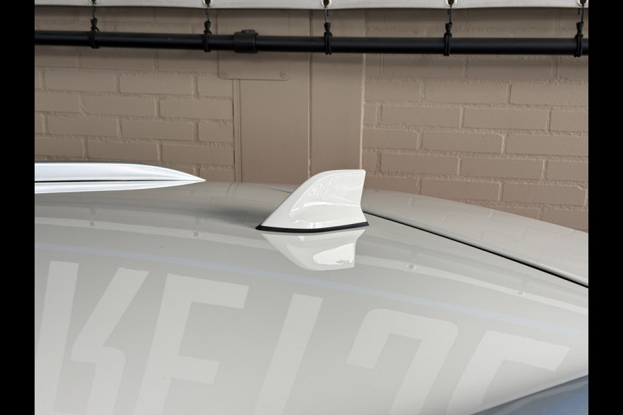 Renault Captur 1.3 TCe 155 Edition One | Groot Navi | ACC | Bose | 18" | Dodehoek | 360 | Stoel & Stuur Verwarming | 100% Renault onderhouden!