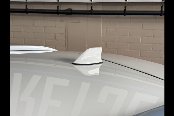 Renault Captur 1.3 TCe 155 Edition One | Groot Navi | ACC | Bose | 18" | Dodehoek | 360 | Stoel & Stuur Verwarming | 100% Renault onderhouden!