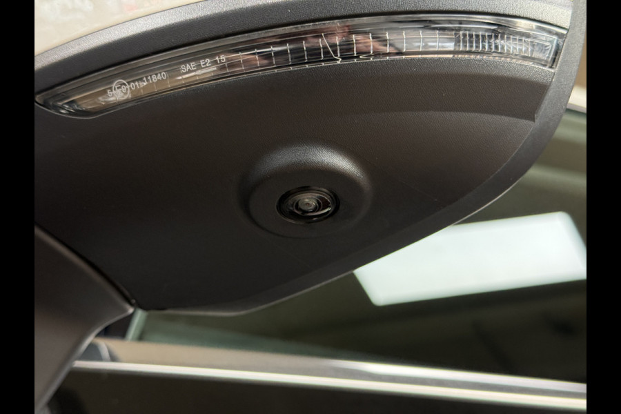 Renault Captur 1.3 TCe 155 Edition One | Groot Navi | ACC | Bose | 18" | Dodehoek | 360 | Stoel & Stuur Verwarming | 100% Renault onderhouden!