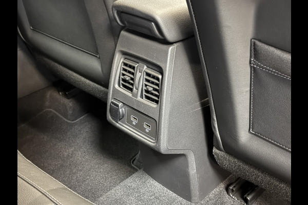 Renault Captur 1.3 TCe 155 Edition One | Groot Navi | ACC | Bose | 18" | Dodehoek | 360 | Stoel & Stuur Verwarming | 100% Renault onderhouden!