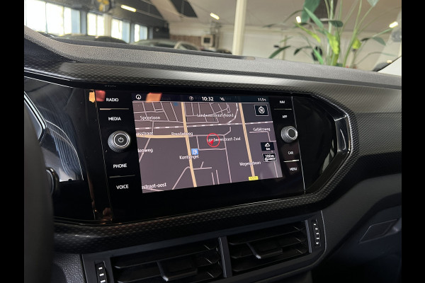 Volkswagen T-Cross 1.0 TSI Styl R-Line | Navi | ACC | Dode hoek| 17' | Carplay | PDC V+A | Stoelverwarming |