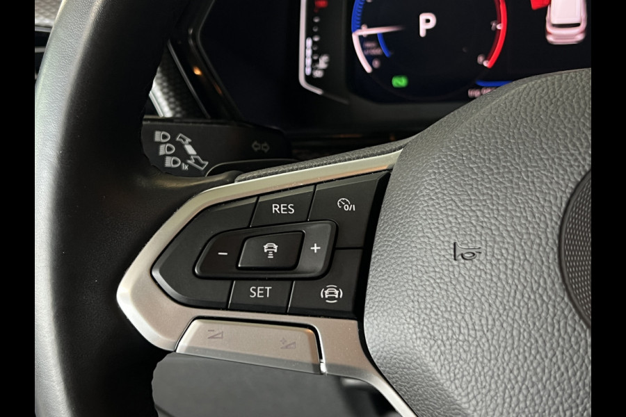 Volkswagen T-Cross 1.0 TSI Styl R-Line | Navi | ACC | Dode hoek| 17' | Carplay | PDC V+A | Stoelverwarming |