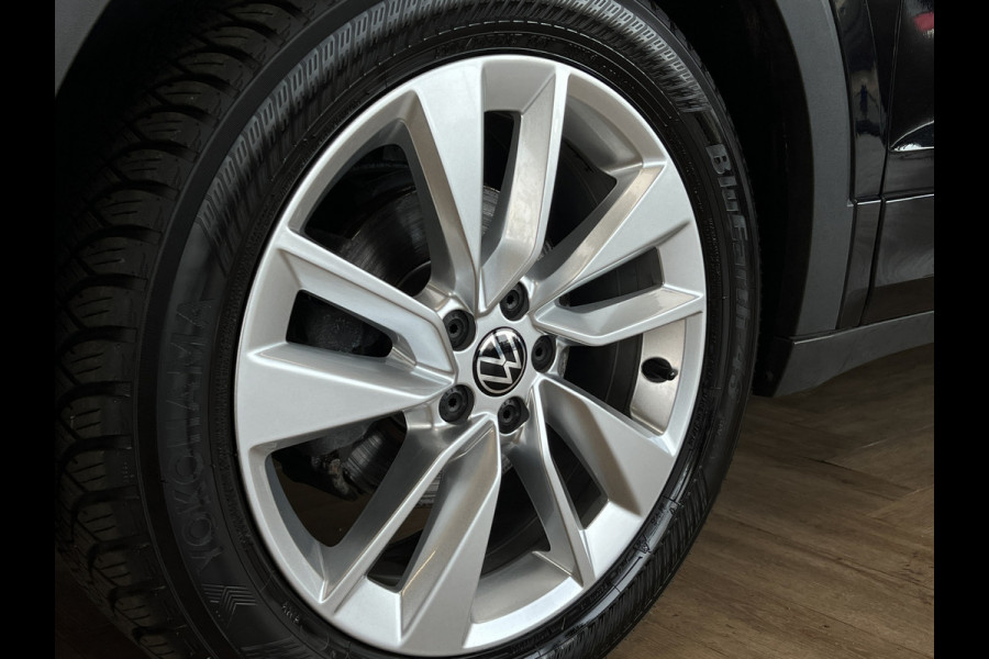 Volkswagen T-Cross 1.0 TSI Styl R-Line | Navi | ACC | Dode hoek| 17' | Carplay | PDC V+A | Stoelverwarming |