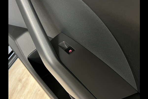 Volkswagen T-Cross 1.0 TSI Styl R-Line | Navi | ACC | Dode hoek| 17' | Carplay | PDC V+A | Stoelverwarming |