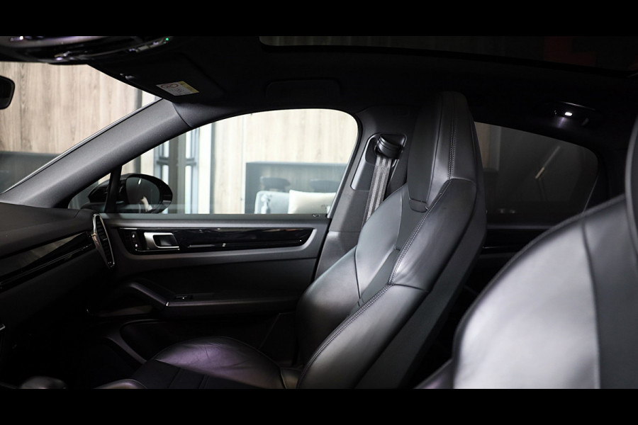 Porsche Cayenne Coupé 3.0 E-Hybrid / Cc / Sport Chrono / Leder / F1 / Panoramadak / Memory / Camera / Trekhaak / 22 Inch