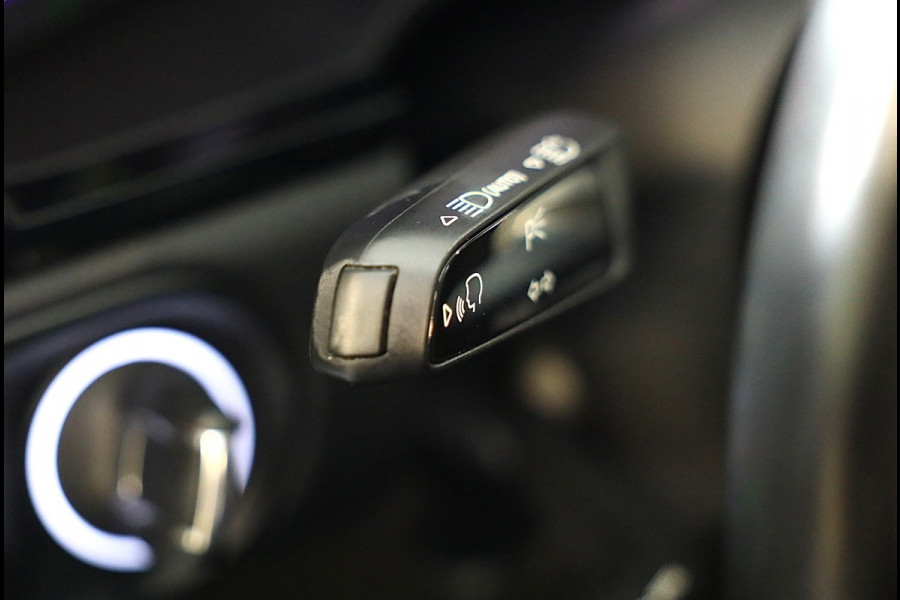 Porsche Cayenne Coupé 3.0 E-Hybrid / Cc / Sport Chrono / Leder / F1 / Panoramadak / Memory / Camera / Trekhaak / 22 Inch