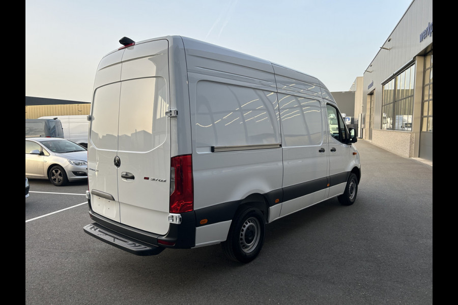 Mercedes-Benz Sprinter 317 CDI L2 H2 Pro LED / MBUX / Navigatie / Camera / Parkeersensoren / Cruise control / Airco / 270 Graden achterdeuren