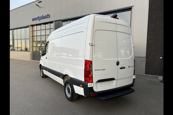 Mercedes-Benz Sprinter 317 CDI L2 H2 Pro LED / MBUX / Navigatie / Camera / Parkeersensoren / Cruise control / Airco / 270 Graden achterdeuren