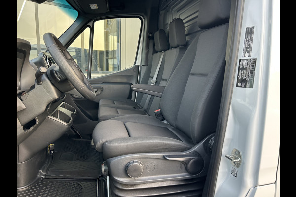Mercedes-Benz Sprinter 317 CDI L2 H2 Pro LED / MBUX / Navigatie / Camera / Parkeersensoren / Cruise control / Airco / 270 Graden achterdeuren