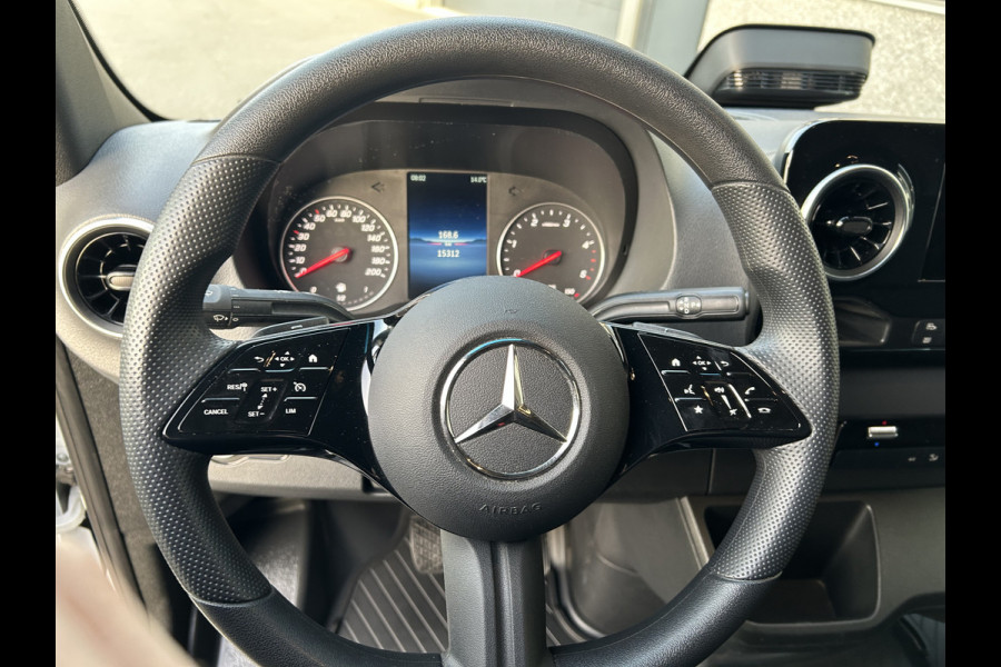 Mercedes-Benz Sprinter 317 CDI L2 H2 Pro LED / MBUX / Navigatie / Camera / Parkeersensoren / Cruise control / Airco / 270 Graden achterdeuren
