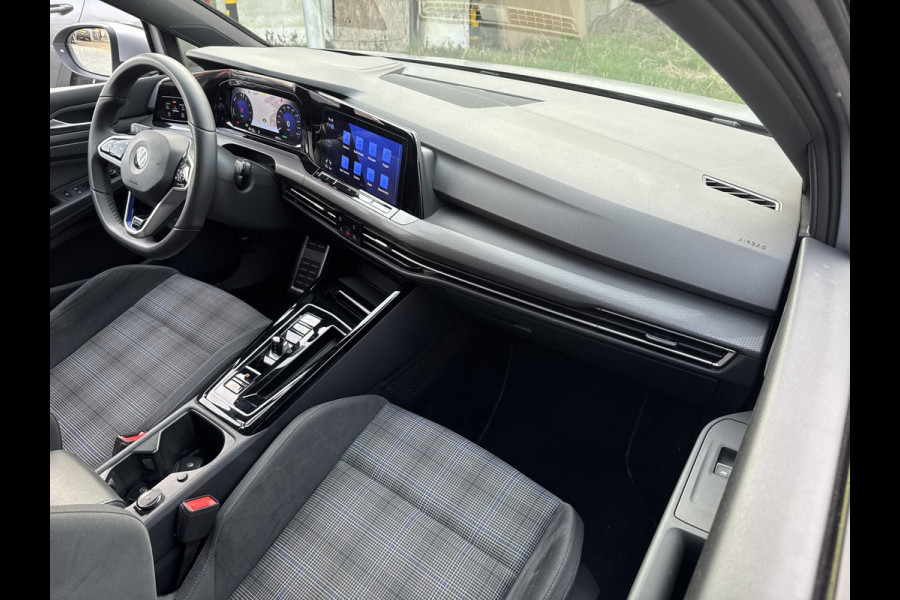 Volkswagen Golf GTE 245PK DSG HYBRID SPORT CAMERA/NAVI/IQ-LIGHT/HEAD-UP/SFEERVERL.