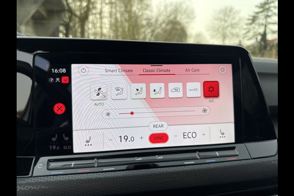 Volkswagen Golf GTE 245PK DSG HYBRID SPORT CAMERA/NAVI/IQ-LIGHT/HEAD-UP/SFEERVERL.