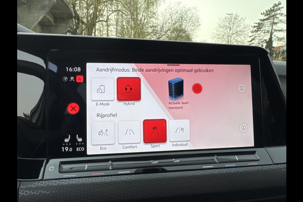 Volkswagen Golf GTE 245PK DSG HYBRID SPORT CAMERA/NAVI/IQ-LIGHT/HEAD-UP/SFEERVERL.