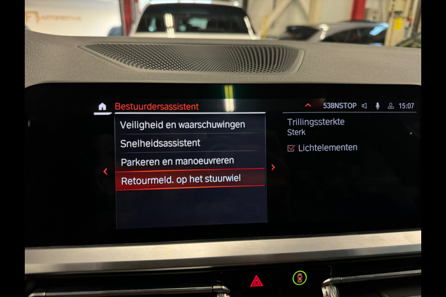 BMW 3 Serie Touring 330i High Executive Pano|HuD|H/K|Memory