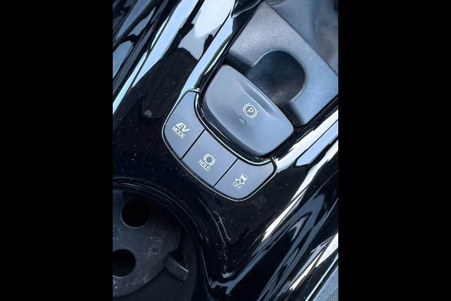 Toyota C-HR 1.8 Hybrid Dynamic / navigatie / PDC v+a CARPLAY