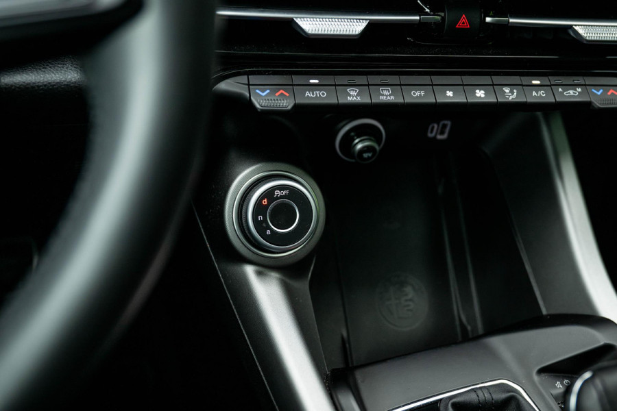 Alfa Romeo Tonale 1.3T 280pk PHEV Edizione Speciale Pano H/K Leder