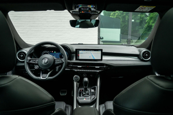 Alfa Romeo Tonale 1.3T 280pk PHEV Edizione Speciale Pano H/K Leder