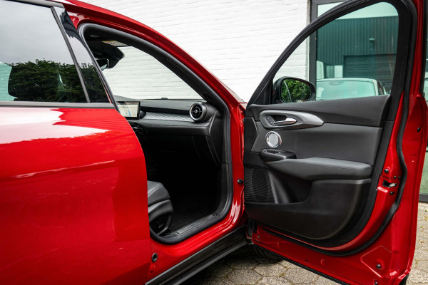 Alfa Romeo Tonale 1.3T 280pk PHEV Edizione Speciale Pano H/K Leder