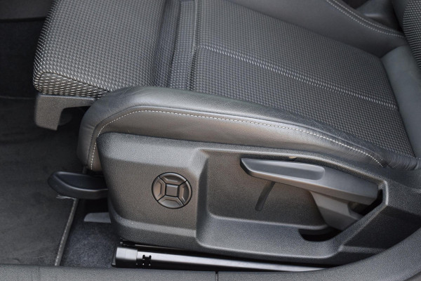 Audi A3 Sportback 30 TFSI edition one|S-Line|18"|Cam.|Elektr.klep