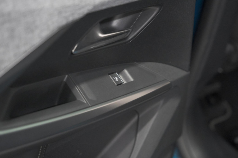 Peugeot 5008 1.2 Hybrid 136 GT | 360 Camera | Panoramadak | Elektrische Kofferklep | Winterpakket