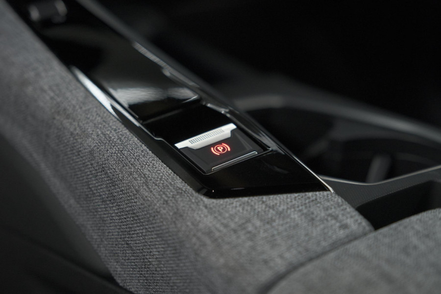 Peugeot 5008 1.2 Hybrid 136 GT | 360 Camera | Panoramadak | Elektrische Kofferklep | Winterpakket