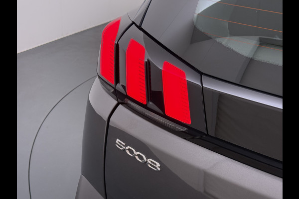 Peugeot 5008 1.2T 131PK Automaat 7-Persoons Navi Ecc 360°Camera Apple Carplay Android Auto Cruise Control Active Pack Business LMV Pdc Bluetooth Isofix Led Verkeersbord detectie Licht-Regensensor Origineel Nederlandse Auto