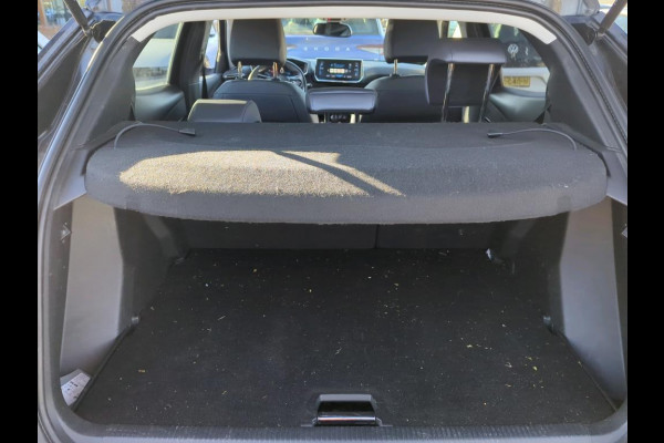 Peugeot 2008 1.2 PureTech Blue Lease Allure NL-AUTO | DEALER ONDERHOUDEN | NAVI