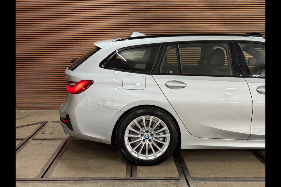 BMW 3 Serie Touring 320e Sportline | Pano | Leder | Laser | Shadow Line | Trekhaak elektr. | 18 inch | Stoelverwarming