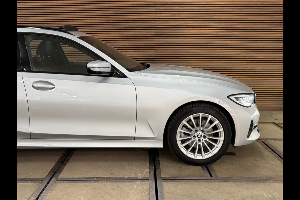 BMW 3 Serie Touring 320e Sportline | Pano | Leder | Laser | Shadow Line | Trekhaak elektr. | 18 inch | Stoelverwarming