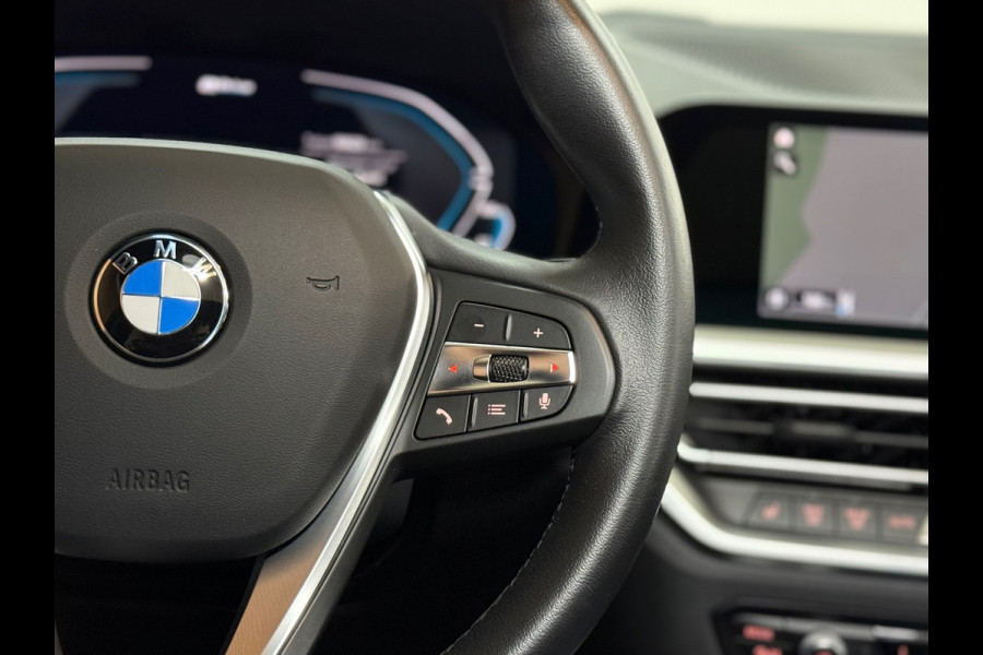 BMW 3 Serie Touring 320e Sportline | Pano | Leder | Laser | Shadow Line | Trekhaak elektr. | 18 inch | Stoelverwarming